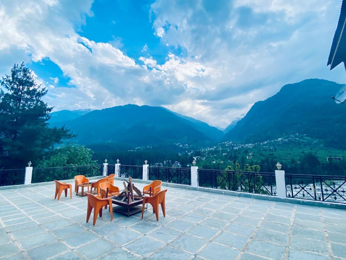 Hotel Holywood Classic-river View Manali (Himachal Pradesh)