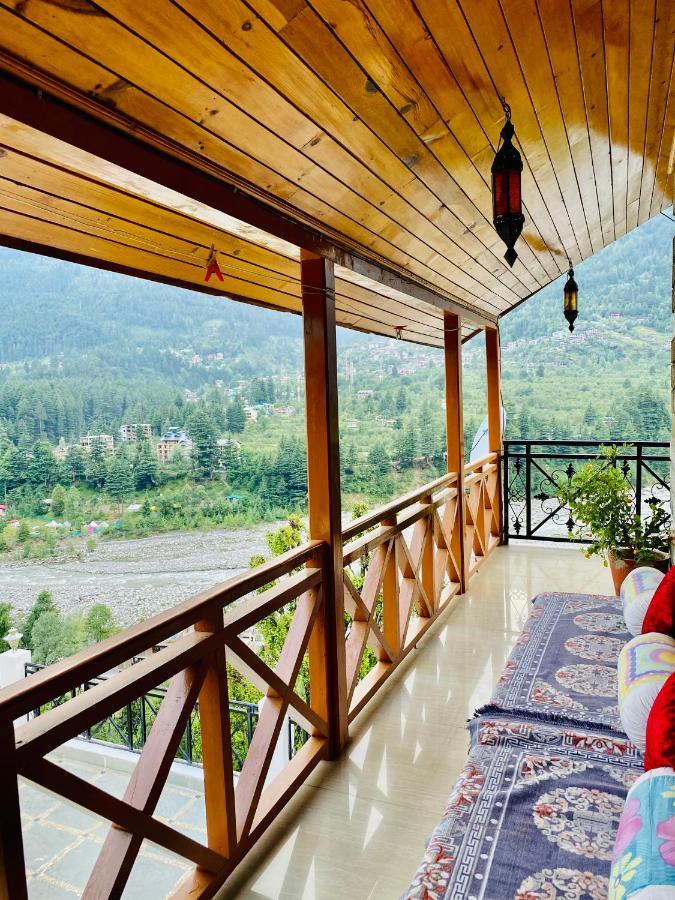 Holywood Classic-river View Hotel Manali (Himachal Pradesh)