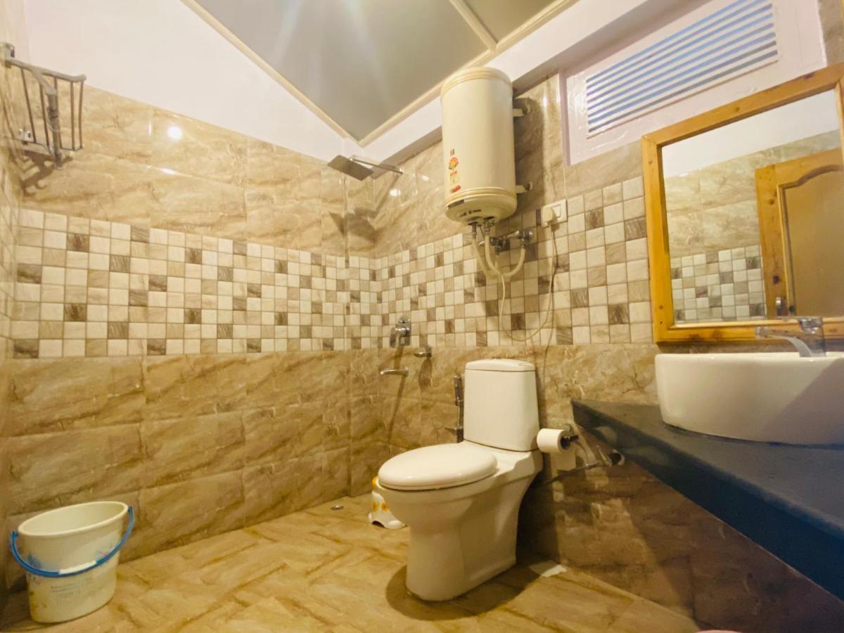 Holywood Classic-river View Hotel