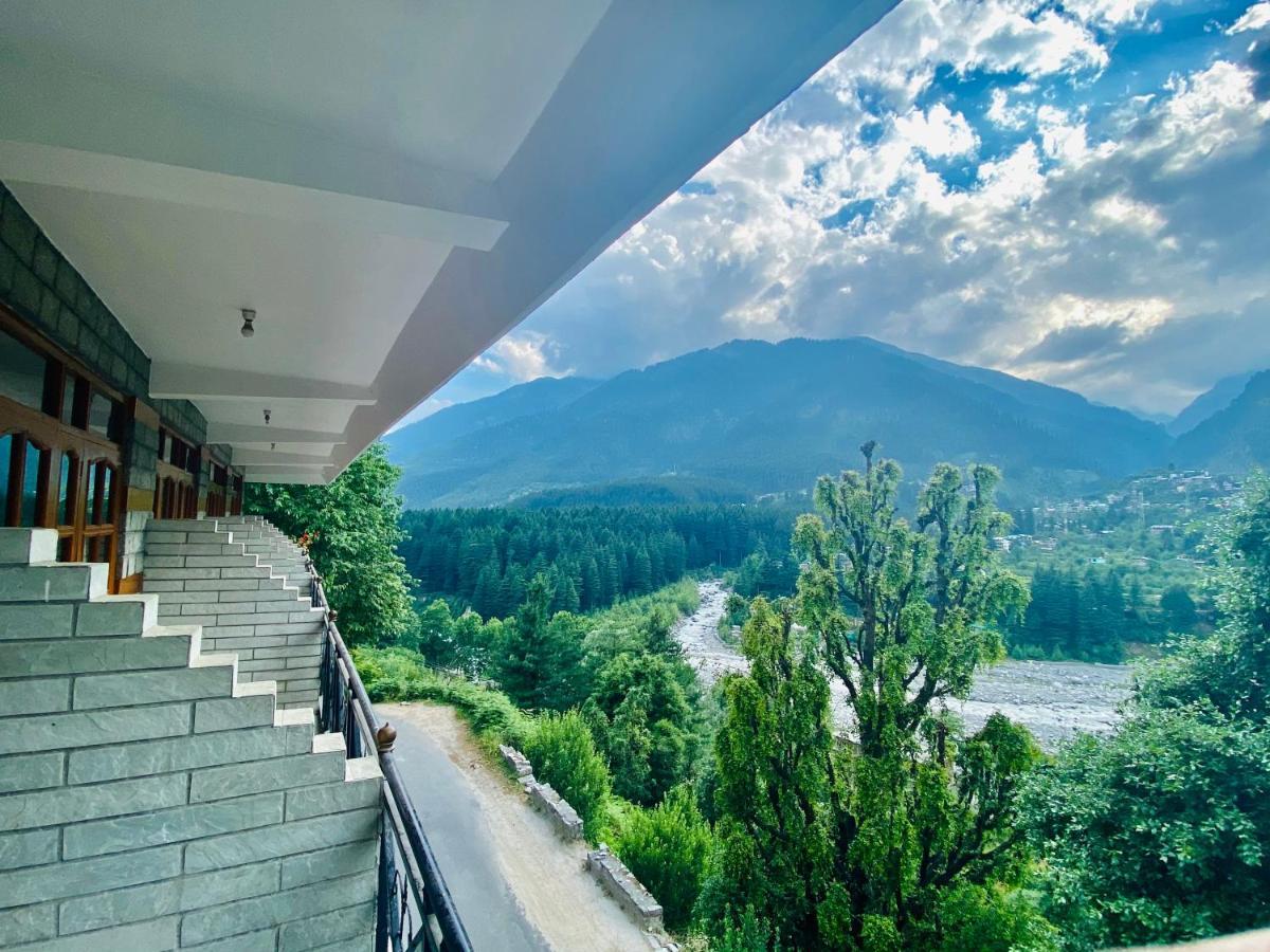 Hotel Holywood Classic-river View 4*